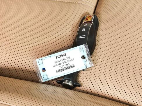Certified 2026 Porsche Macan Turbo AWD/4WD image 40