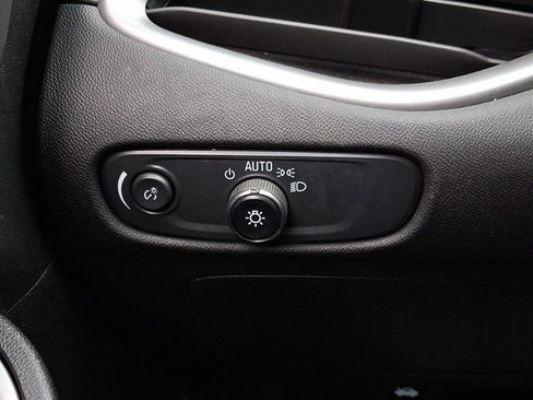 Used 2023 Chevrolet Malibu LT image 25