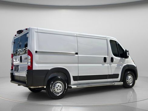 Used 2025 RAM ProMaster 2500 w/ U-Haul Equipment Group FWD image 7