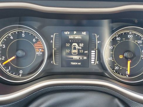 Used 2016 Jeep Cherokee Sport image 21