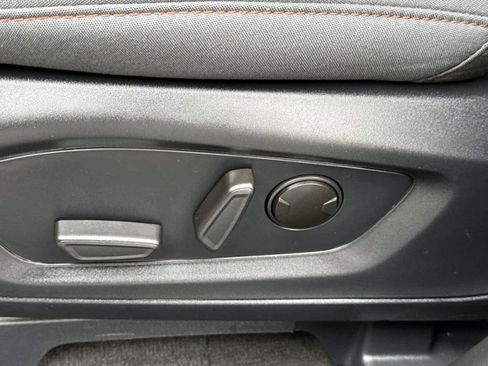 Used 2025 Ford Explorer Active image 17