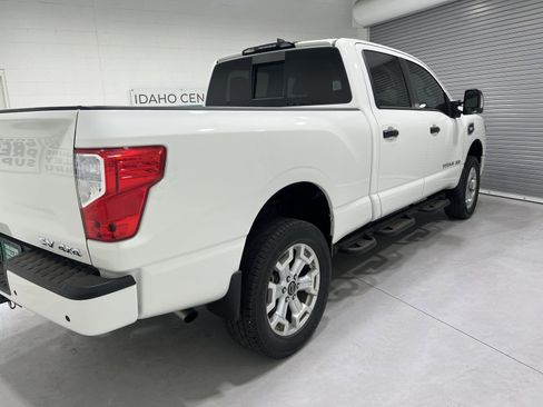 Used 2023 Nissan Titan SV w/ SV Convenience Package AWD/4WD image 8