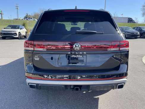 New 2026 Volkswagen Atlas Peak Edition image 5