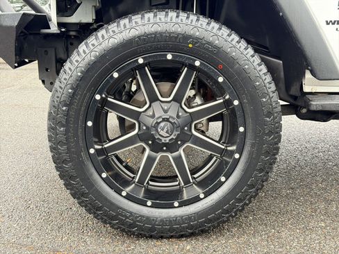 Used 2017 Jeep Wrangler Unlimited Sport w/ Quick Order Package 24S AWD/4WD image 12