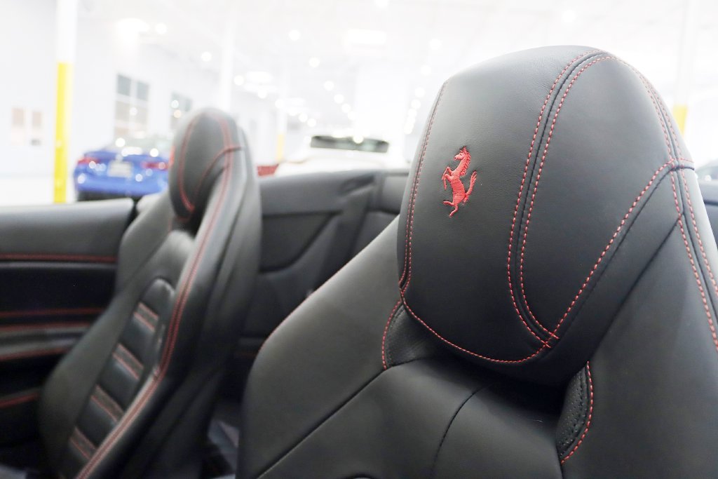 Used 2016 Ferrari California T RWD image 27
