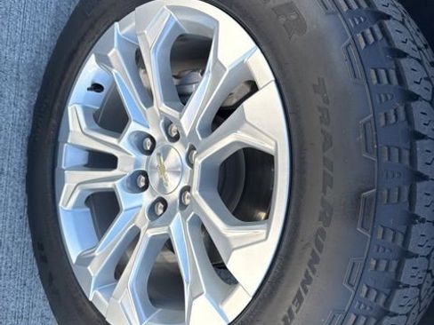 Used 2023 Chevrolet Silverado 1500 LTZ w/ Z71 Off-Road Package AWD/4WD image 19