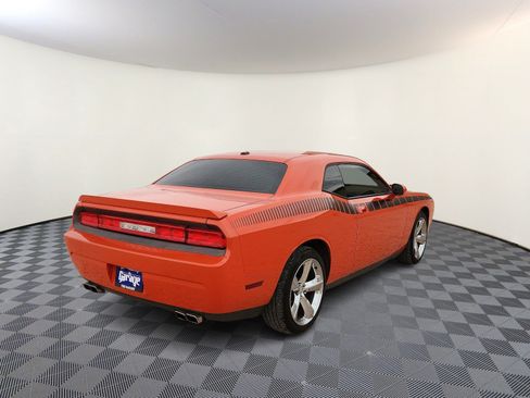 Used 2010 Dodge Challenger R/T RWD image 4