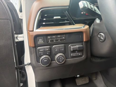 Used 2025 Chevrolet Tahoe High Country w/ Sun And Tow Package AWD/4WD image 23