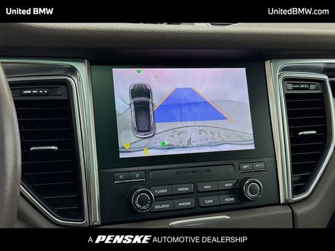 Used 2017 Porsche Macan S image 9