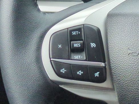 Used 2023 Ford Explorer XLT w/ Equipment Group 202A AWD/4WD image 23