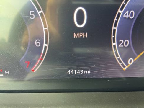 Used 2022 Jeep Grand Cherokee Overland w/ Luxury Tech Group IV AWD/4WD image 18