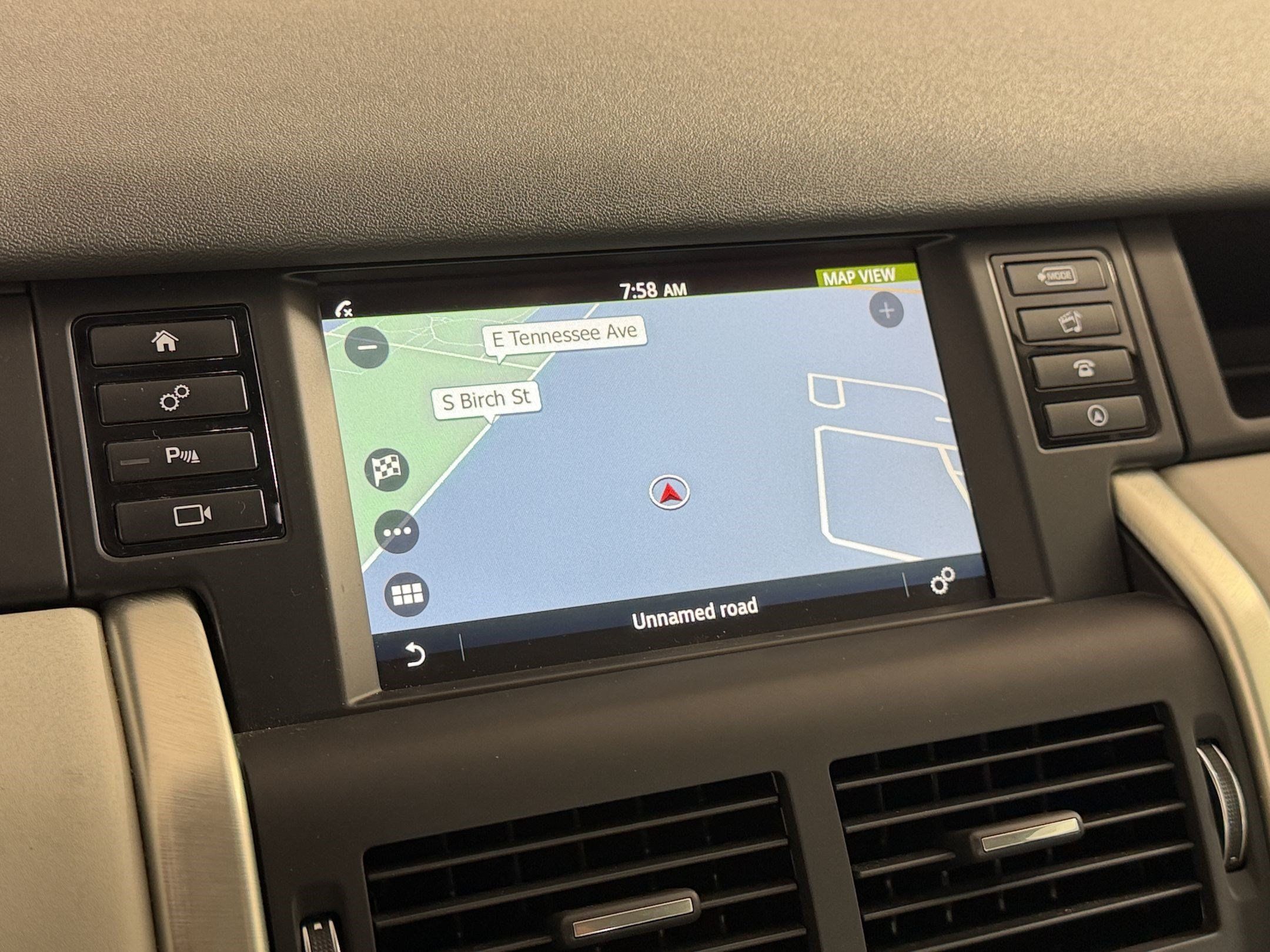 Used 2019 Land Rover Discovery Sport SE AWD/4WD image 19