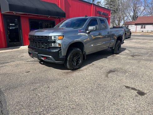 Used 2019 Chevrolet Silverado 1500 Custom Trail Boss w/ Custom Convenience Package AWD/4WD image 2