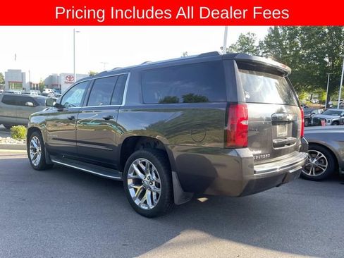 Used 2017 Chevrolet Suburban Premier AWD/4WD image 4