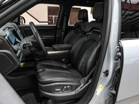 Used 2025 Rivian R1S Adventure AWD/4WD image 32