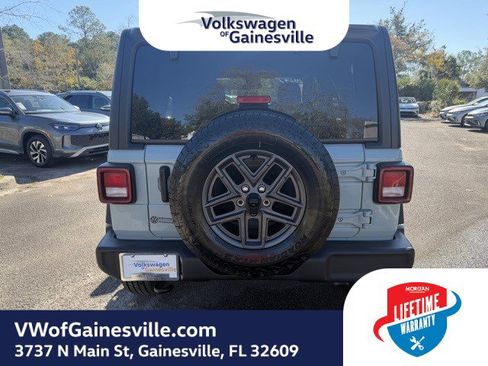 Used 2024 Jeep Wrangler Sport S image 5