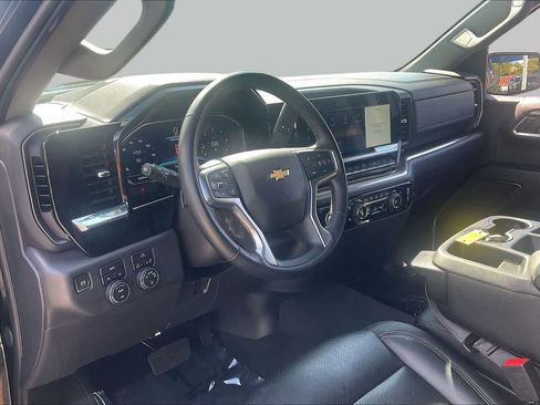 Used 2024 Chevrolet Silverado 1500 LT AWD/4WD image 17
