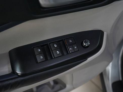 Used 2014 Toyota Highlander XLE AWD/4WD image 20