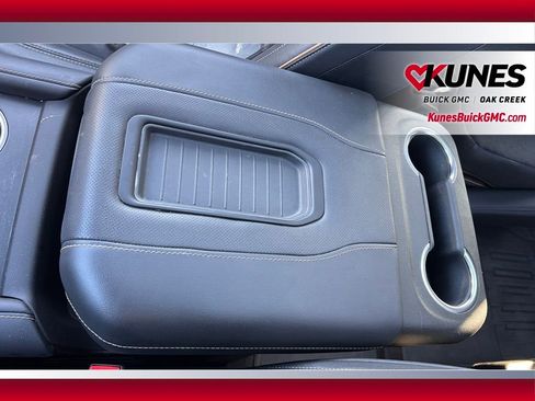 Used 2023 GMC Yukon XL AT4 image 27