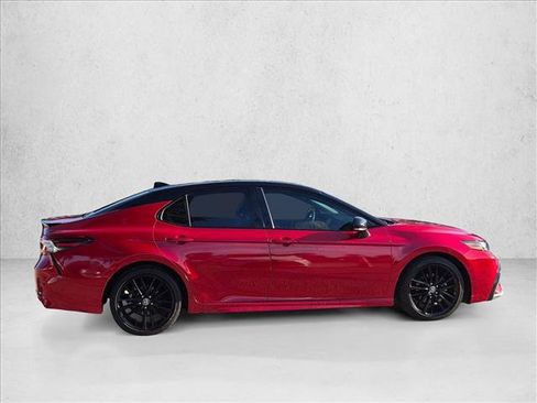 Used 2022 Toyota Camry XSE FWD image 4