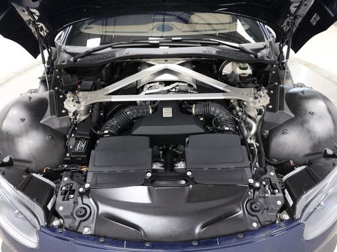 Used 2019 Aston Martin V8 Vantage Coupe RWD image 80
