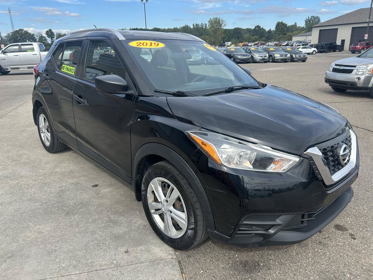 Used 2019 Nissan Kicks S FWD image 3