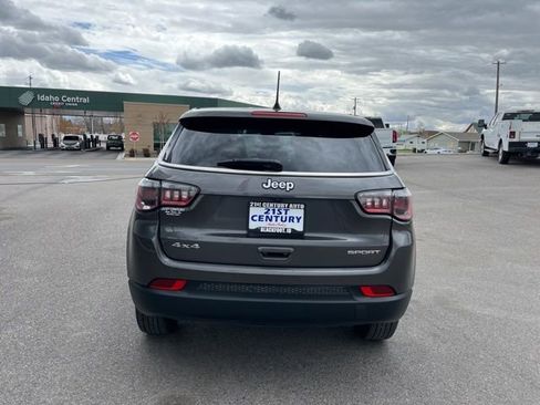Used 2022 Jeep Compass Sport AWD/4WD image 13