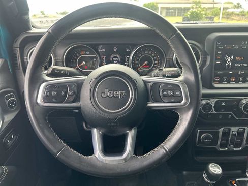 Used 2019 Jeep Wrangler Unlimited Sahara AWD/4WD image 11