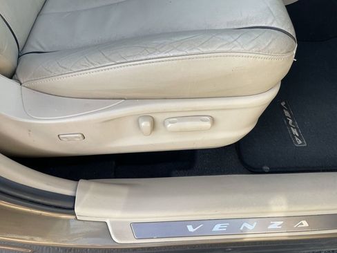 Used 2013 Toyota Venza XLE w/ XLE Premium Pkg image 32