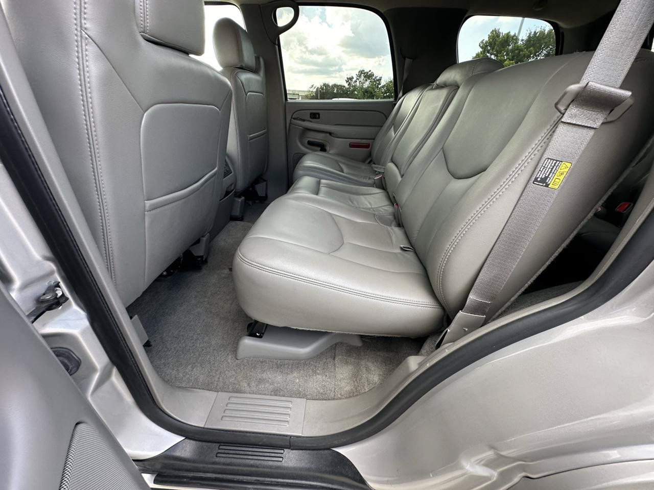 Used 2004 Chevrolet Tahoe LT w/ LT Preferred Equipment Group AWD/4WD image 40