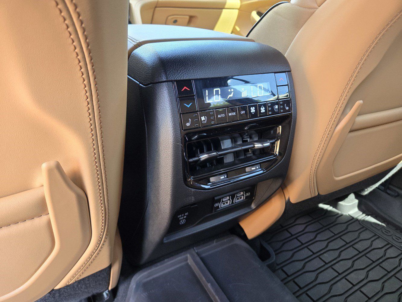 Used 2025 Jeep Grand Cherokee Summit w/ Adv Protech Group IV AWD/4WD image 32