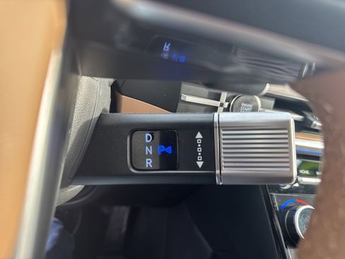 Used 2025 Hyundai Santa Fe Limited image 27