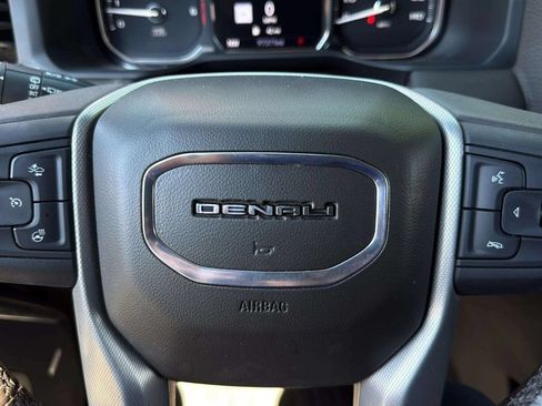 Used 2021 GMC Yukon Denali AWD/4WD image 14
