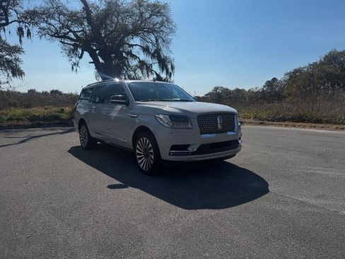 Used 2020 Lincoln Navigator L Reserve w/ Luxury Package image 7