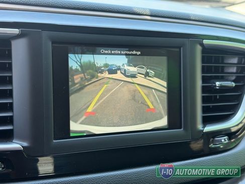 Used 2019 Chrysler Pacifica Touring Plus w/ Tire & Wheel Group FWD image 28