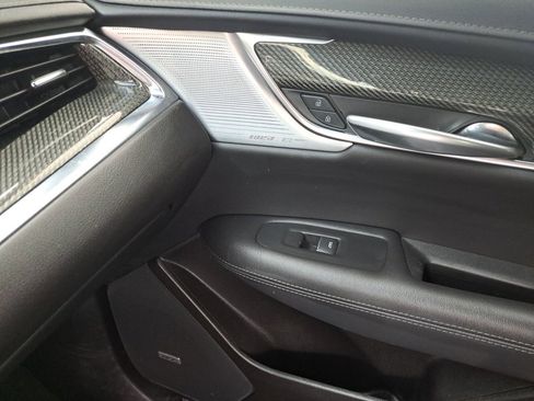 Certified 2022 Cadillac XT5 Sportv w/ LPO, ONYX Package image 27