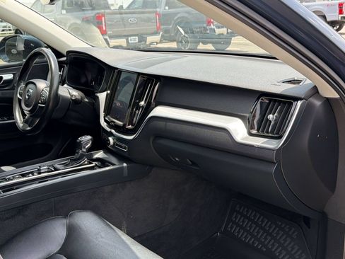 Used 2019 Volvo XC60 T5 Momentum FWD image 29