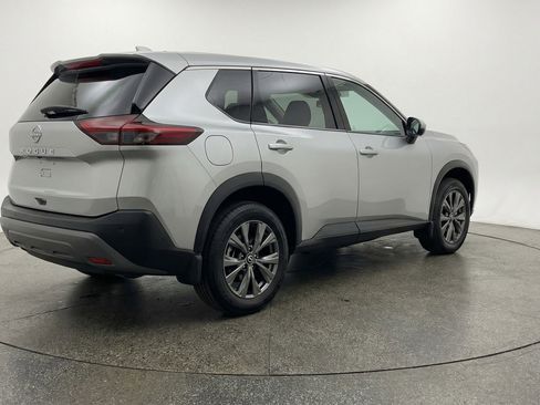 Used 2025 Nissan Rogue SV image 9