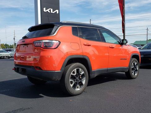 Used 2017 Jeep Compass Trailhawk w/ Leather Interior Group AWD/4WD image 3