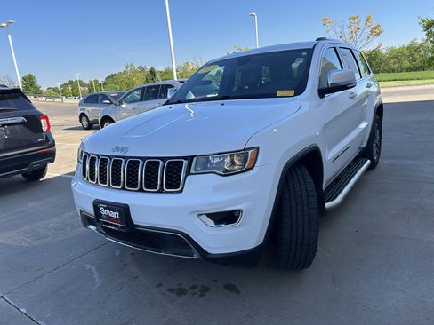 Used 2021 Jeep Grand Cherokee Limited AWD/4WD image 3