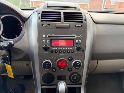 Used 2012 Suzuki Grand Vitara Premium AWD/4WD image 16
