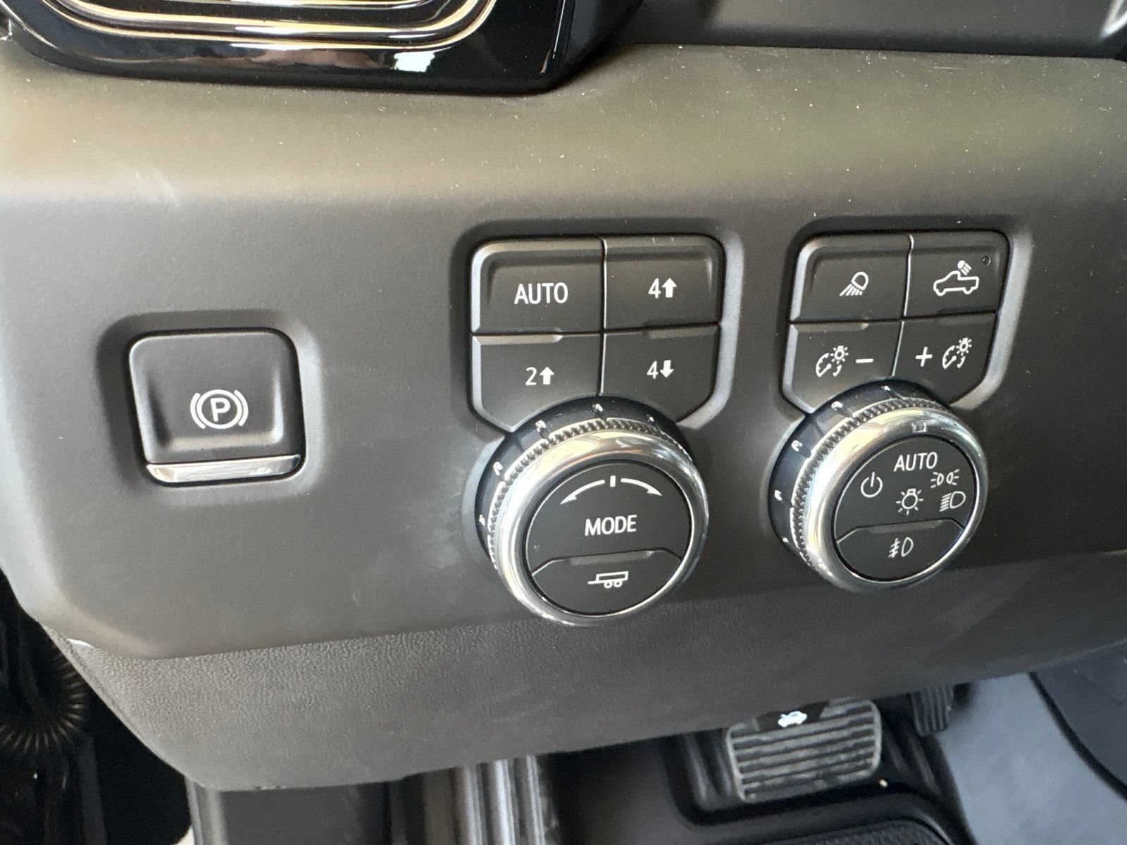 New 2026 GMC Sierra 1500 AT4 w/ AT4 Premium Package AWD/4WD image 14
