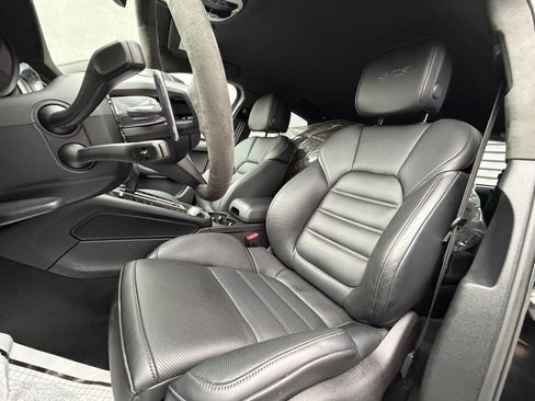 Used 2026 Porsche Macan GTS AWD/4WD image 9
