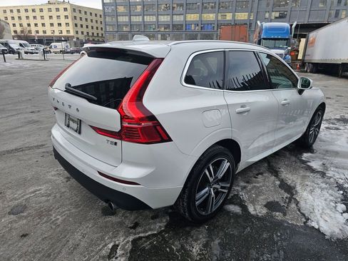 Used 2021 Volvo XC60 T5 Momentum image 4