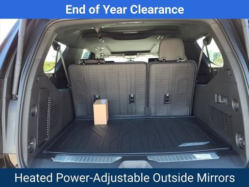 New 2025 Chevrolet Suburban Premier image 28