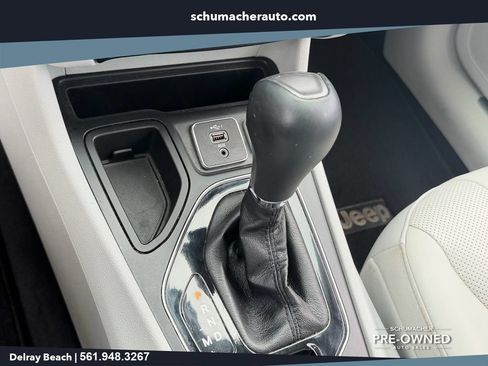 Used 2019 Jeep Cherokee Limited FWD image 22