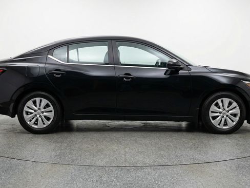 Used 2025 Nissan Sentra S FWD image 11