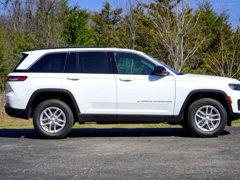 New 2026 Jeep Grand Cherokee Laredo X RWD image 5