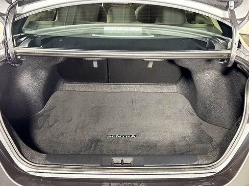 Used 2022 Nissan Sentra SR w/ Electronics Package FWD image 19