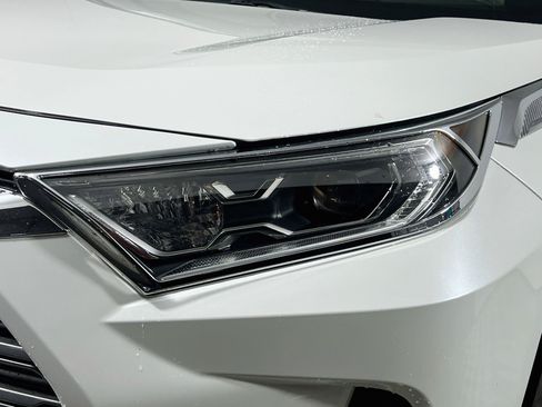 Used 2020 Toyota RAV4 XSE w/ XSE Grade Weather Package AWD/4WD image 12